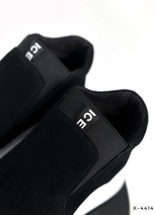 Распродажа натуральные замшевые демисезонные черные ботинки на белой подошве5 фото