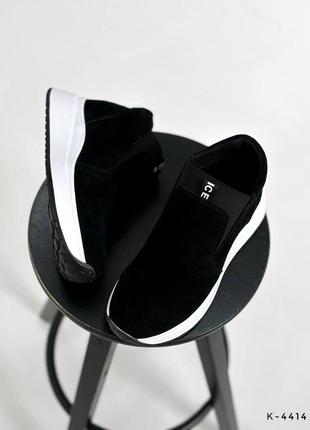 Распродажа натуральные замшевые демисезонные черные ботинки на белой подошве3 фото