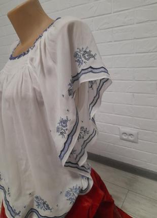 Вышиванка, белая блуза с синей вышивкой2 фото