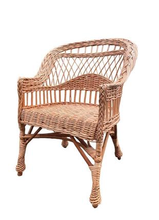 Кресло плетеное с низкой спинкой