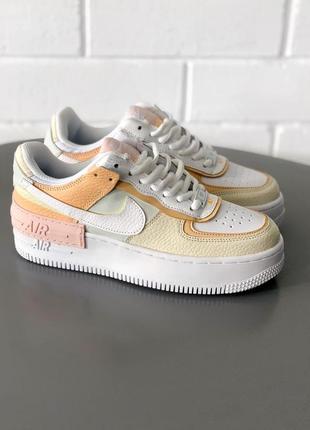 Шикарные трендовые женские кроссовки nike air force 1 shadow бежевые пудровые