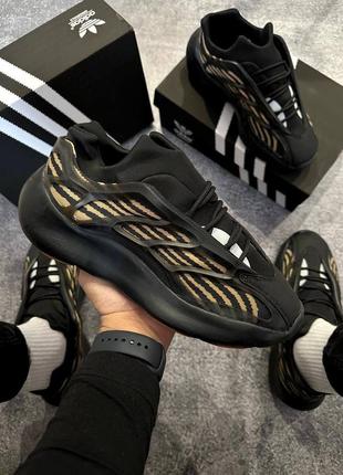 Adidas yeezy 700