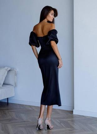 Вечернее корсетное платье миди атласное по фигуре с разрезом черная3 фото