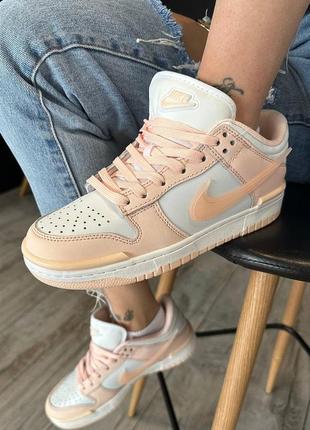 Прекрасные женские кроссовки nike dunk low twist peach white персиковые1 фото