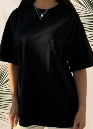 Образ безупречности: черная оверсайз футболка4 фото