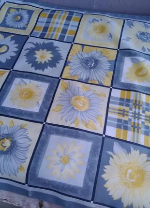 Нежный платок в цветы