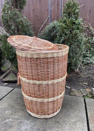 Плетена з лози корзина кругла з кришкою для білизни