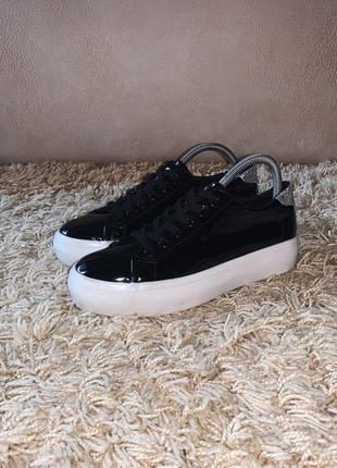 Кросівки-кеди u&me на високій підошві оригінал