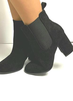 Ботильйони жіночі чорні весняні на зручних підборах весна 2024 демісезонні черевики жіночі чорного кольору на каблуку3 фото