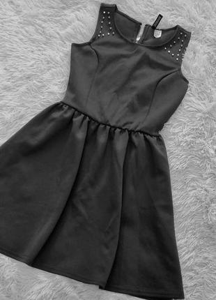 Темно-серое платье
