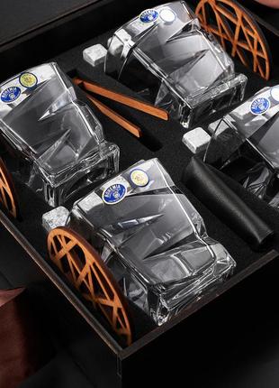 Стильний набір для віскі 4 склянки камені для охолодження та підставки в коробці3 фото