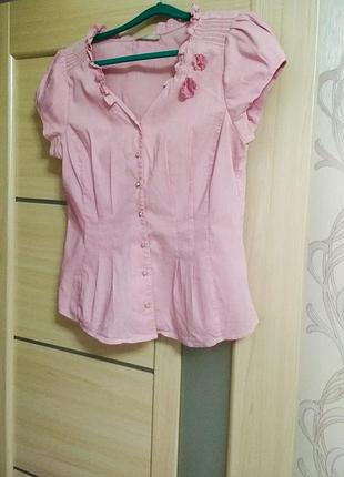 Розовая блузка