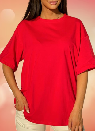 Красный арт: изысканная оверсайз футболка для неповторимого стиля1 фото