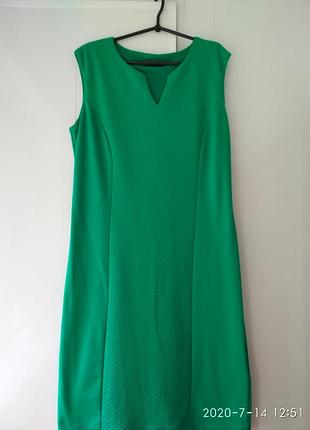Ярко зеленое платье