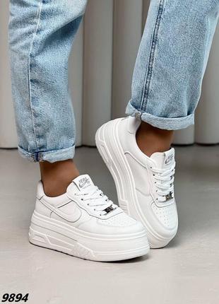 Жіночі трендові білі кеди на високій підошві 40 рр