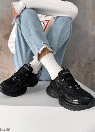 Чорні лаковані лакові текстильні кросівки з сіткою в сітку на товстій грубій підошві лак6 фото
