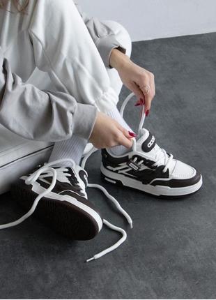 Кросівки жіночі в п'яти кольорах еко шкіра демісизоні