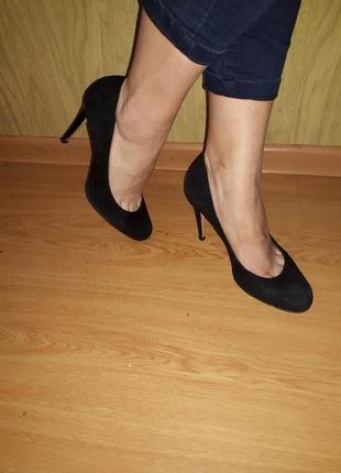 Туфли  женские модельные черные замшевые высокий каблук buffalo london4 фото