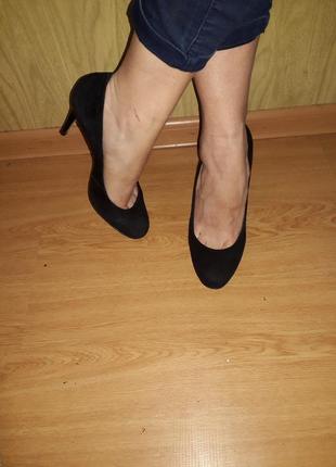 Туфли  женские модельные черные замшевые высокий каблук buffalo london5 фото