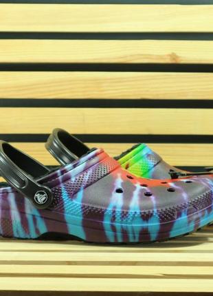 Crocs lined  tie dye clog 
multi-rayures/noir крокси