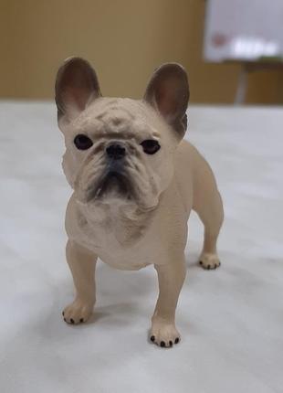 Статуэтка декоративная французский бульдог, пластиковая, палевого цвета, фигурка бульдог