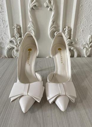 Туфли лодочки белые 34 размер свадебные1 фото
