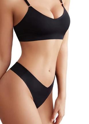 Безшовний базовий комплект топ та стрінги