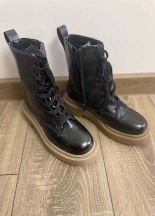 Женские ботинки