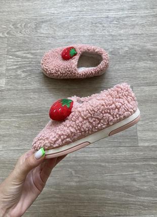 Стильні капці м'які для дівчинки тепле домашнє взуття 26-27