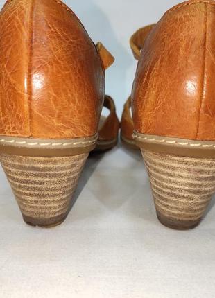 Кожаные босоножки на среднем каблуке timberland оригинал6 фото
