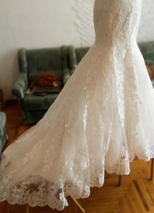 Новое , шикарное свадебеое платье,стиль -рибка.цвет айвори.прлчеркнет вашу шикарную фигуру ,все платье вышито красиым узором.9 фото