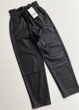 Черные кожаные/кожа штаны/брюки на высокой посадке/высокая посадка с поясом зара/zara