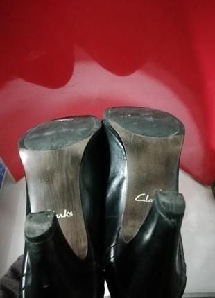 Женские чёрные кожаные туфли на каблуке5 фото