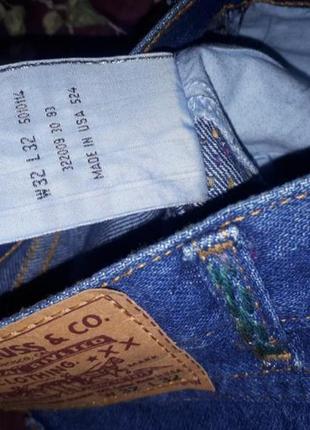 Новые оригинальные джинсы levi's декорированы вышивкой.3 фото
