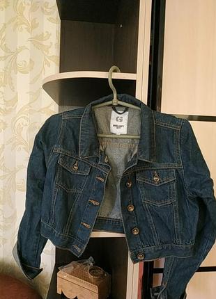 Коротенький джинсовый пиджак grunt girl