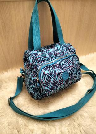 Яскрава сумка в спортивному стилі lorenz.