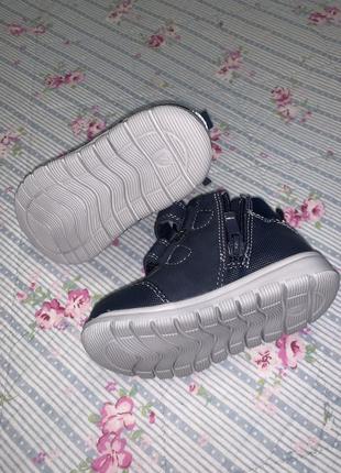 Черевики, ботінки, чобітки, кросівки5 фото