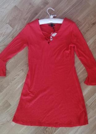 Красное платье в рубчик jennyfer