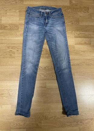 Джинсы