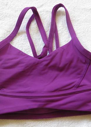 Очень крутой топ lululemon для девочки 10-13 лет , новый