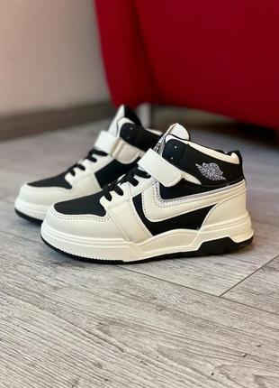Детские кроссовки хайтопы в размере 32-37