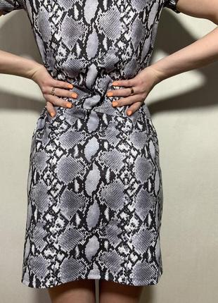 Платье со змеиным принтом. animal print5 фото