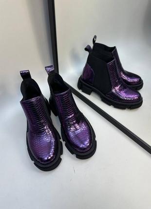 Фиолетовые кожаные ботинки из кожи с тиснением под рептилию6 фото
