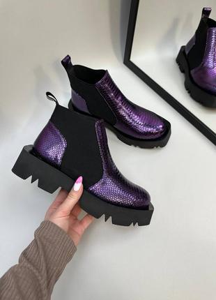 Фиолетовые кожаные ботинки из кожи с тиснением под рептилию7 фото