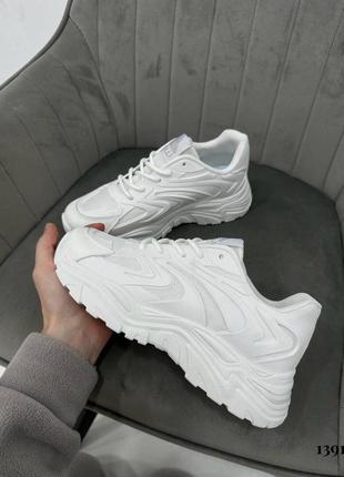 Кроссовки для бега, дальней дороги, занятий спортом 🥰 белого цвета2 фото