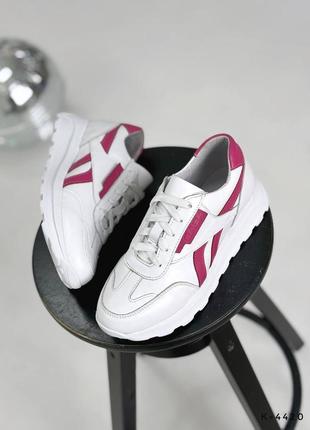 Натуральні шкіряні білі кросівки з рожевими вставками7 фото
