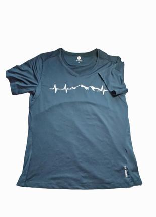 Красива футболка для спорту