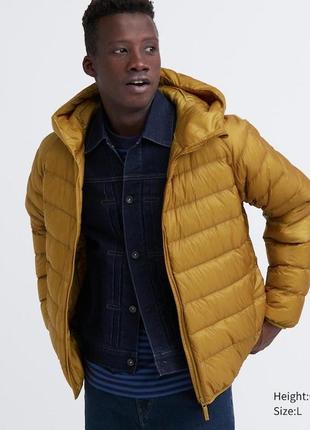 Куртка uniqlo с капюшоном на пуху горчичная