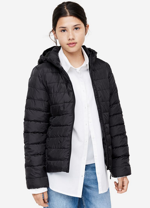 Легка стьобана демі куртка h&m 8-9 років, 134 см