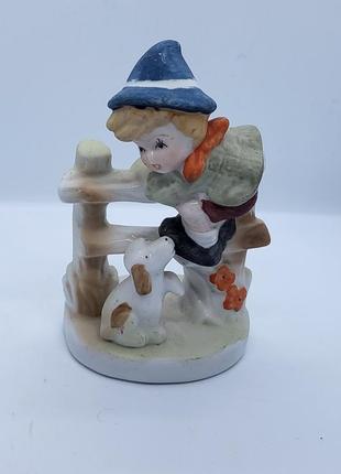 Статуетка хлопчик і собака